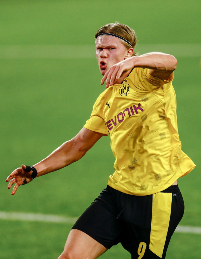 国王杯倒计时，多特蒙德窗口期战术微调，细节引发关注，质疑声仍在，阵容厚度经受考验